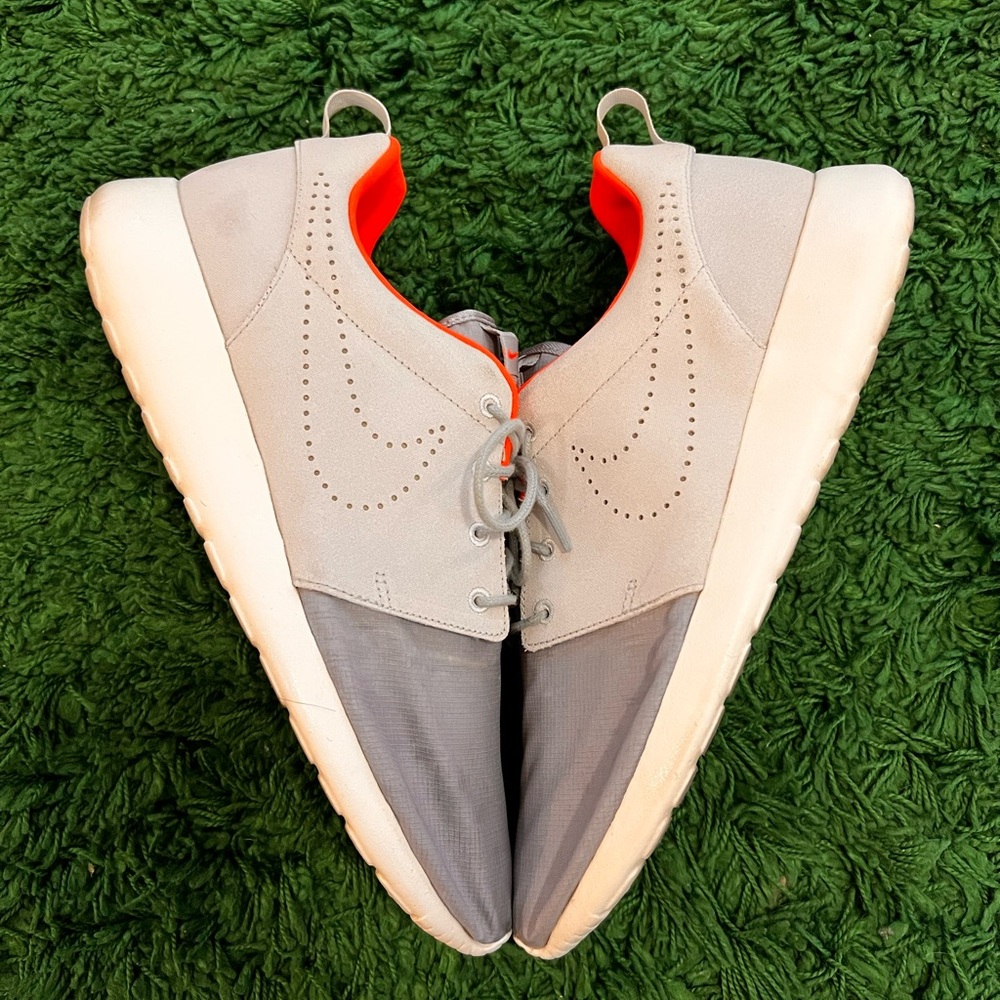 Nike Roshe Run (Solar Yeezy Colorway)